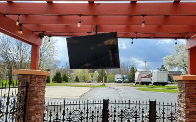 How to Eliminate Glare on Outdoor TVs Near Pools and Patios